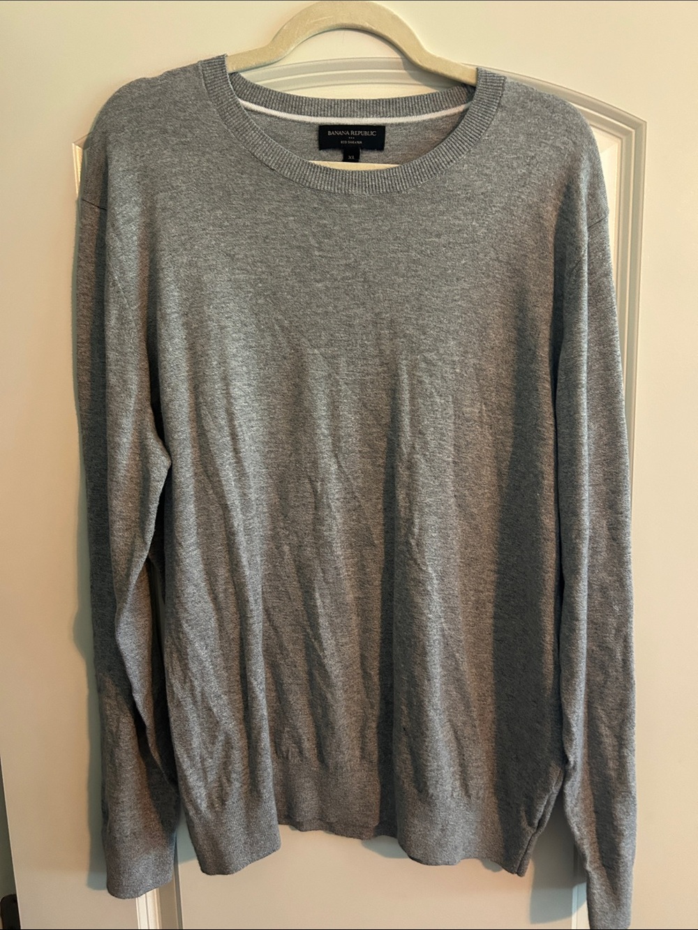 Banana Republic Men's Light Gray Crewneck Sweater
